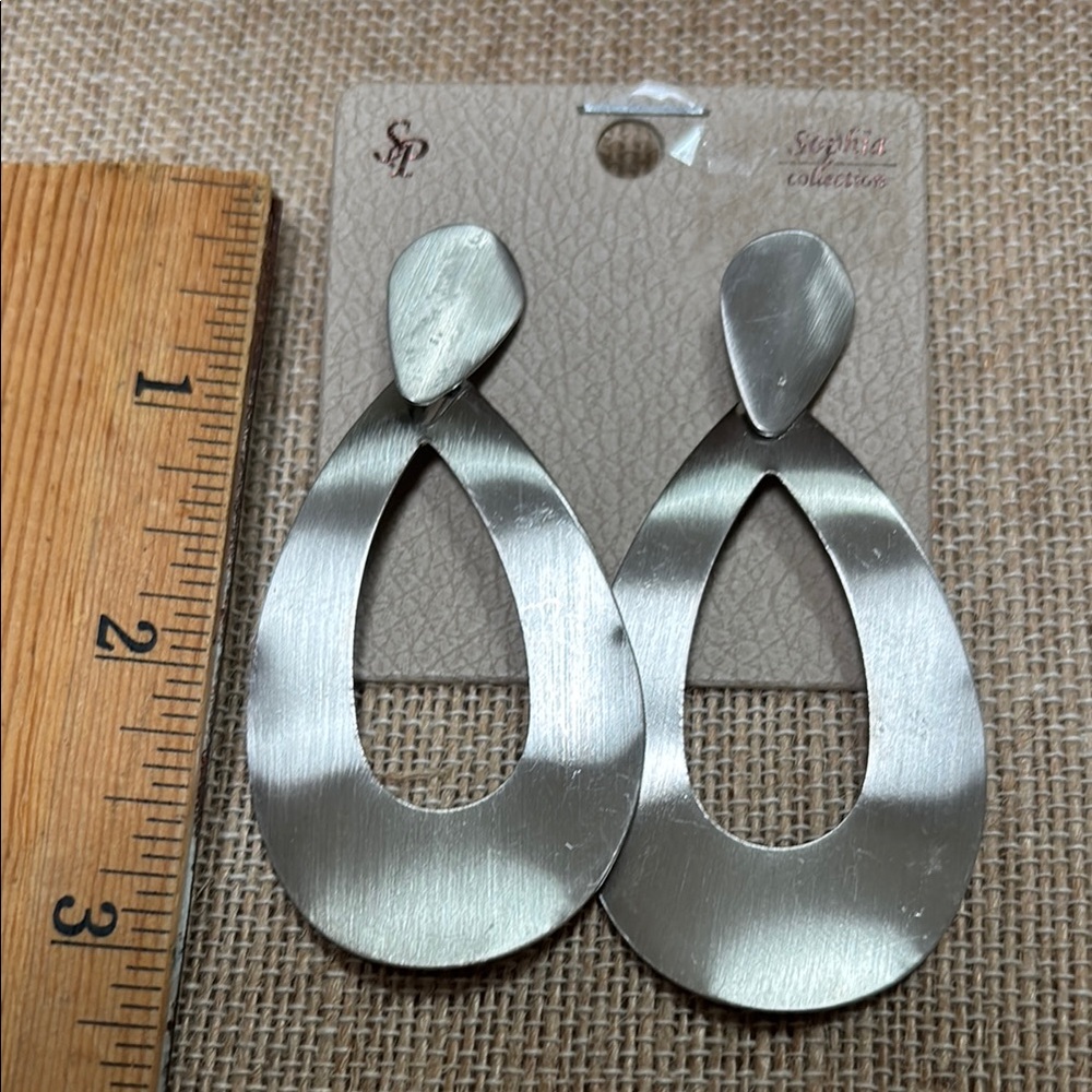Silver Teardrop Earrings